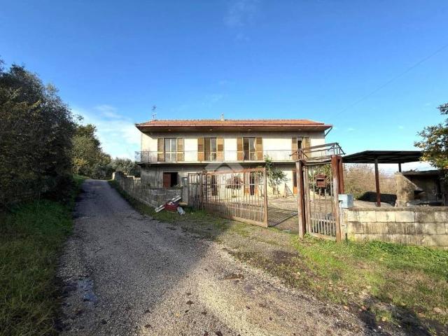 Villa Indipendente in vendita a Limatola, Campania