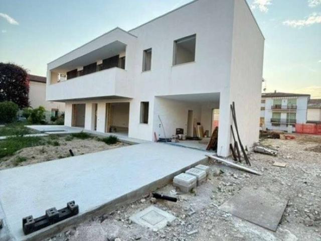 Villa Indipendente in vendita a Limena, Veneto