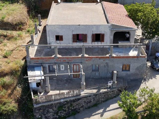 Villa Indipendente in vendita a Varesana di Sopra, Panarea