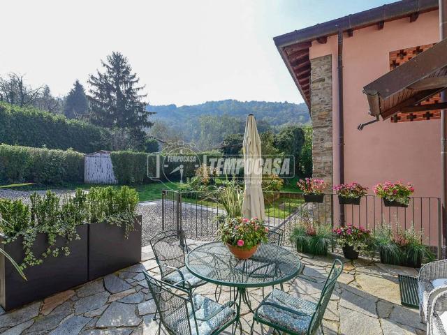 Villa Indipendente in vendita a Lipomo, Lombardia