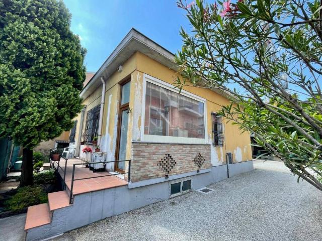 Villa Indipendente in vendita a Lissone, Lombardia