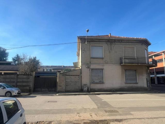 Villa Indipendente in vendita a Bareggia, Lissone