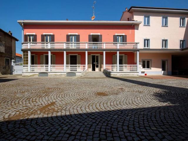 Villa Indipendente in vendita a Livorno Ferraris, Vercelli