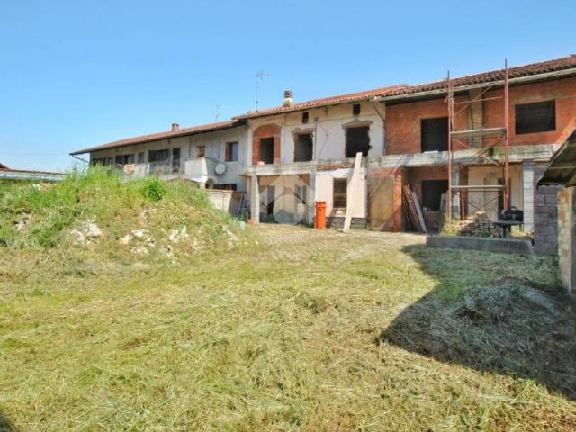 Villa Indipendente in vendita a Piemonte, Vercelli