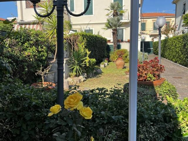 Villa Indipendente in vendita a Stazione, Livorno