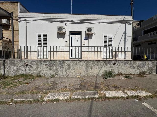 Villa Indipendente in vendita a Lizzano, Taranto