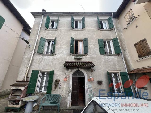 Villa Indipendente in vendita a Unione dell'Alto Reno, Lizzano In Belvedere