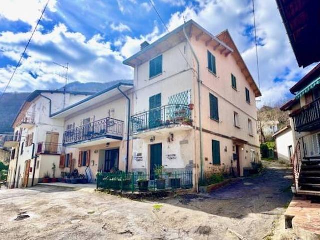 Villa Indipendente in vendita a Unione dell'Alto Reno, Lizzano In Belvedere