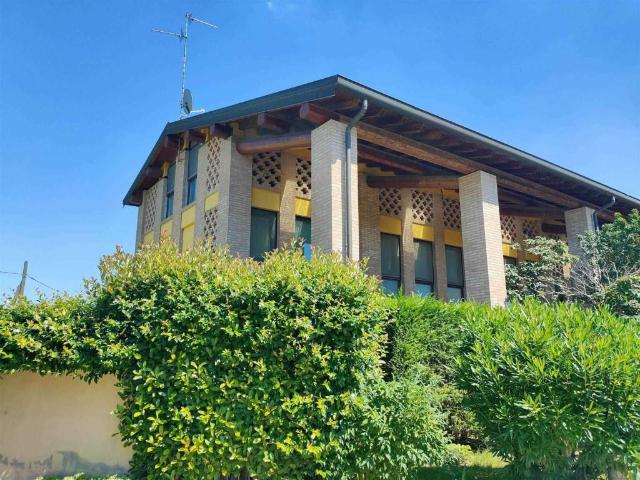 Villa Indipendente in vendita a Revellino, Lodi