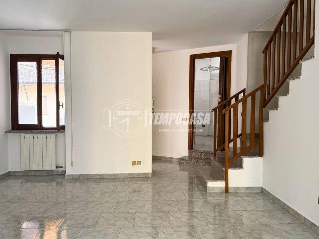 Villa Indipendente in vendita a Lomagna, Lombardia
