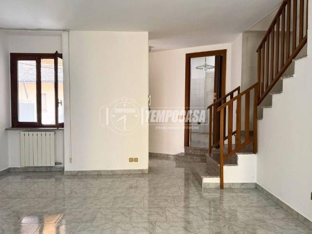 Villa Indipendente in vendita a Lomagna, Lombardia