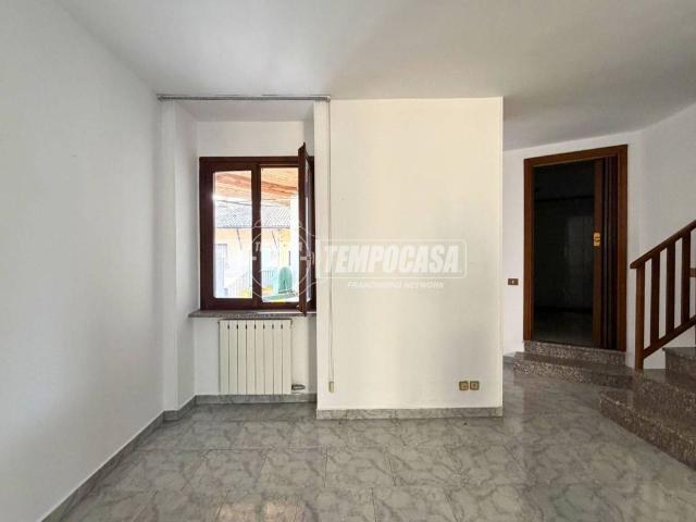 Villa Indipendente in vendita a Lomagna, Lombardia