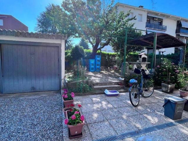 Villa Indipendente in vendita a Lomazzo di Sopra, Lomazzo