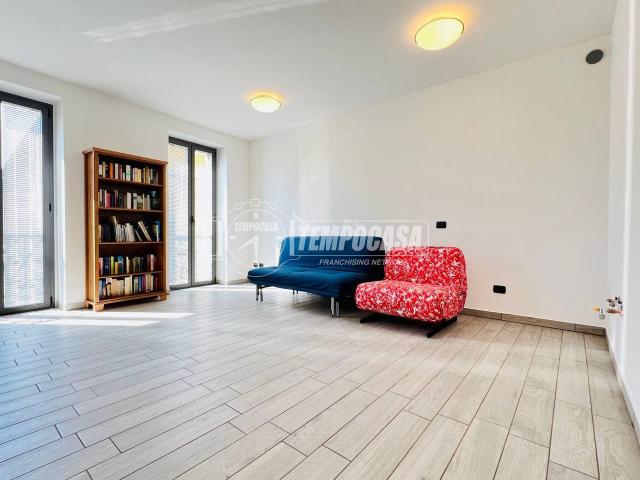 Villa Indipendente in vendita a Lonate Pozzolo, Lombardia