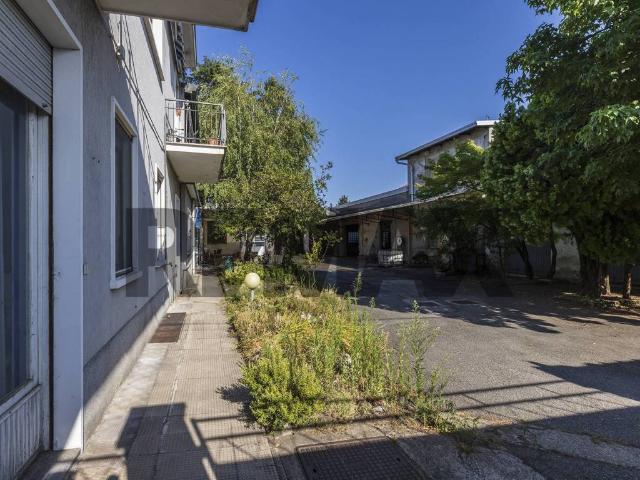 Villa Indipendente in vendita a Lonate Pozzolo, Lombardia