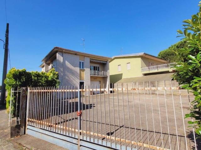 Villa Indipendente in vendita a Lonate Pozzolo, Lombardia