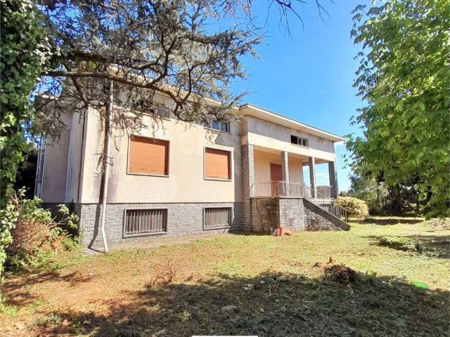 Villa Indipendente in vendita a Lonate Pozzolo, Lombardia