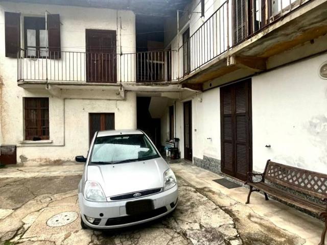 Villa Indipendente in vendita a Lonate Pozzolo, Lombardia
