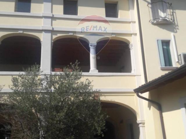 Villa Indipendente in vendita a Lonato, Lombardia