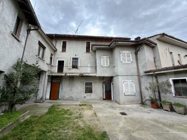 Villa Indipendente in vendita a Lonato, Lombardia