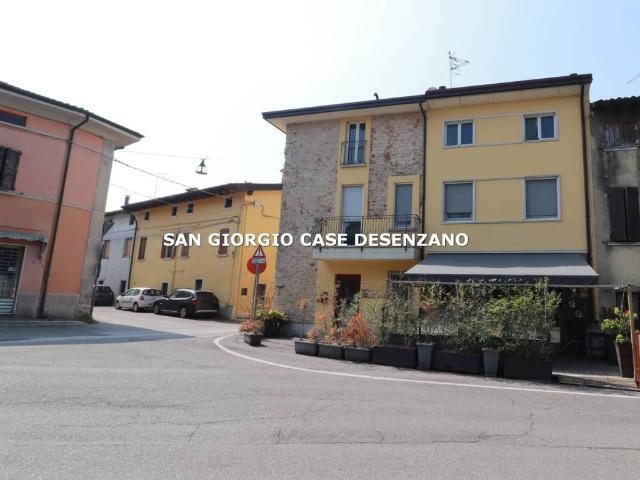 Villa Indipendente in vendita a Lonato, Lombardia