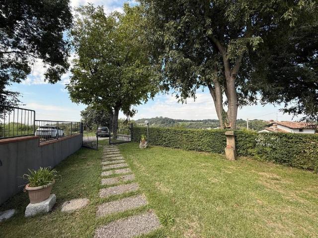 Villa Indipendente in vendita a Lonato, Brescia