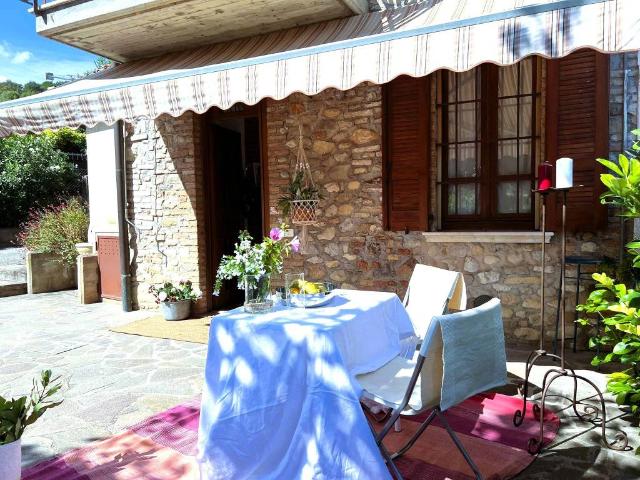 Villa Indipendente in vendita a Lonato, Lombardia