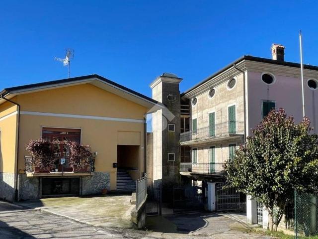 Villa Indipendente in vendita a Lonato, Lombardia