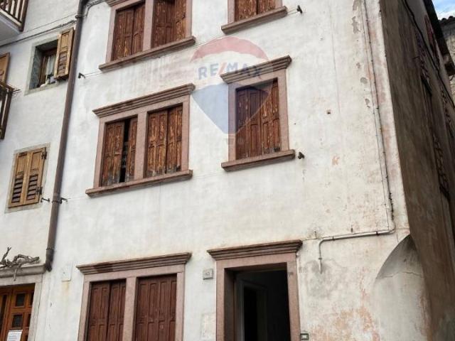 Villa Indipendente in vendita a Longarone, Veneto