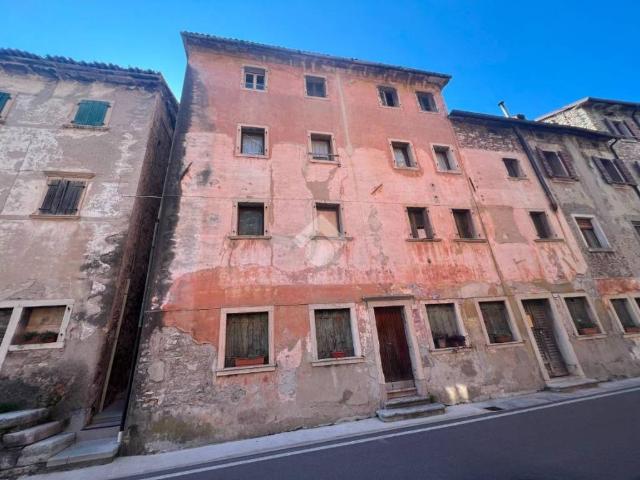 Villa Indipendente in vendita a Longarone, Veneto