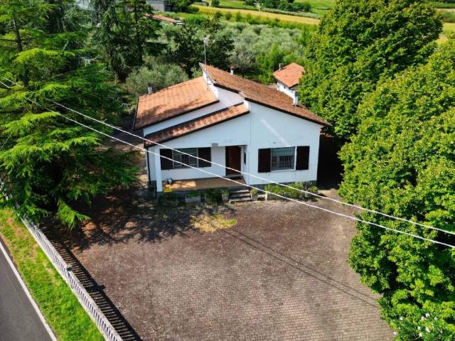 Villa Indipendente in vendita a Ponte Ospedaletto, Longiano