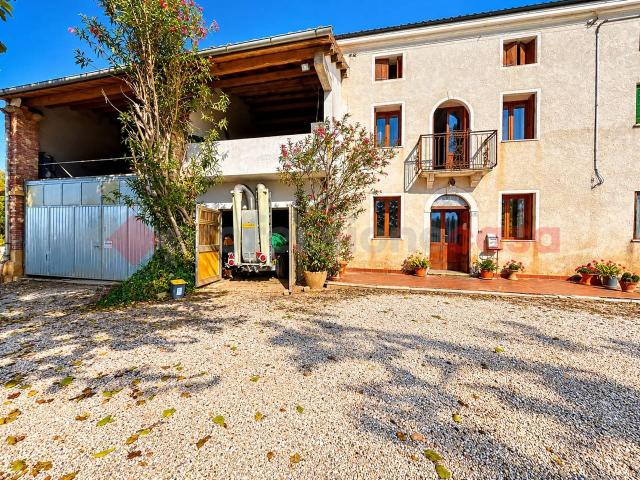 Villa Indipendente in vendita a Lonigo, Vicenza