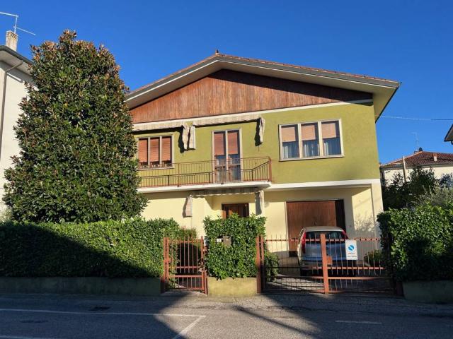 Villa Indipendente in vendita a Lonigo, Veneto