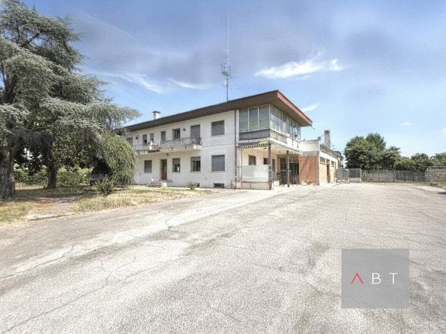 Villa Indipendente in vendita a Loreggia, Veneto