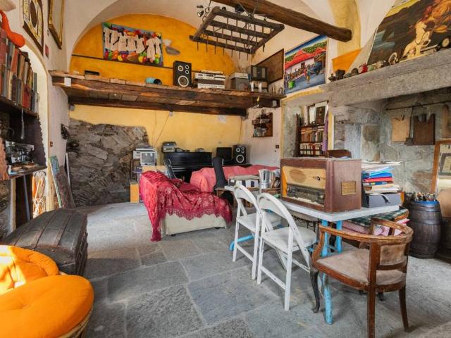 Villa Indipendente in vendita a Piemonte, Verbano-cusio-ossola