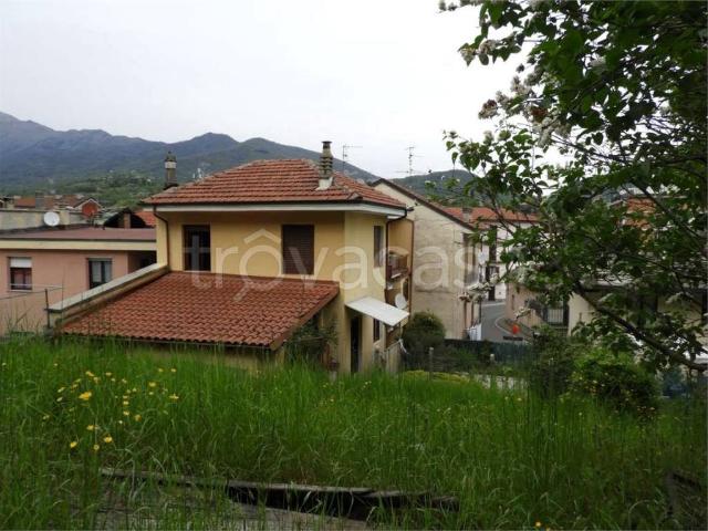 Villa Indipendente in vendita a Unione Montana di Comuni delle Valli di Lanzo, Ceronda e Casternone, Piemonte