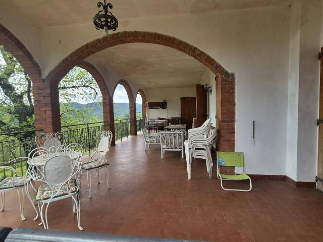 Villa Indipendente in vendita a Loro Ciuffenna, Arezzo