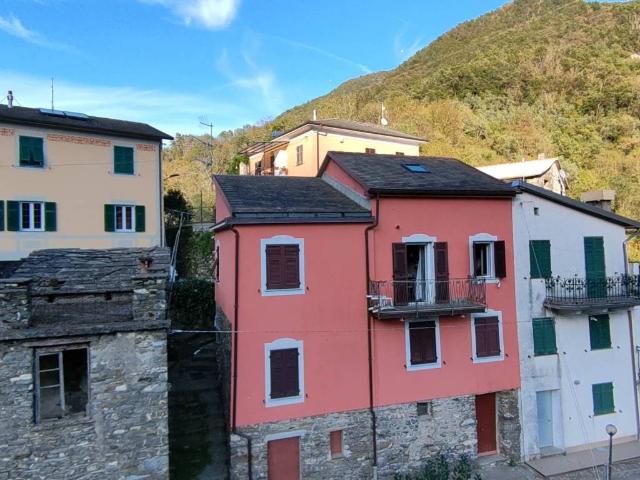 Villa Indipendente in vendita a Castagnelo, Liguria