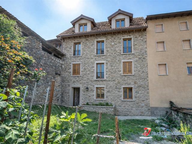 Villa Indipendente in vendita a Comunità montana della valle Camonica, Losine