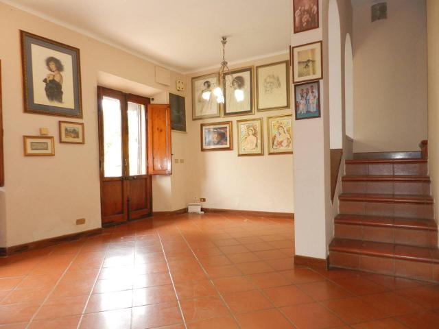 Villa Indipendente in vendita a Ponte San Pietro, Bagni Di Lucca Ponte