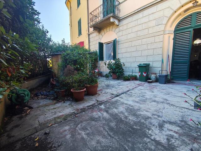 Villa Indipendente in vendita a Bagni Di Lucca Ponte, Toscana