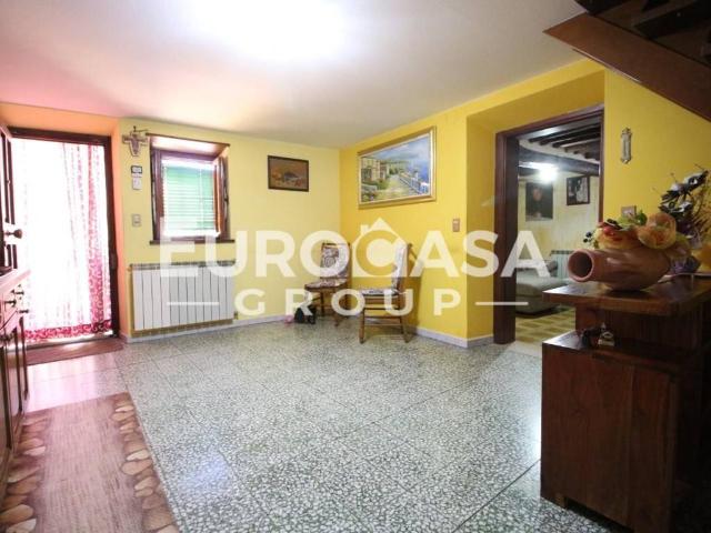 Villa Indipendente in vendita a Bagni Di Lucca Ponte, Toscana