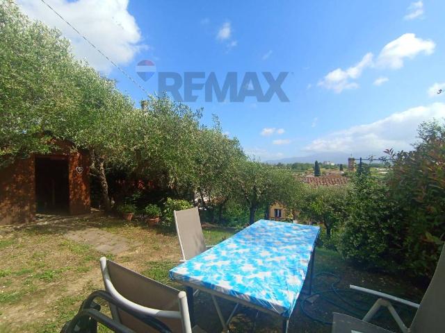 Villa Indipendente in vendita a San Cassiano di Moriano, Lucca