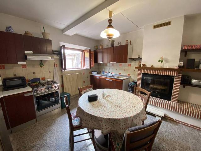 Villa Indipendente in vendita a Sesto di Moriano, Bagni Di Lucca Ponte