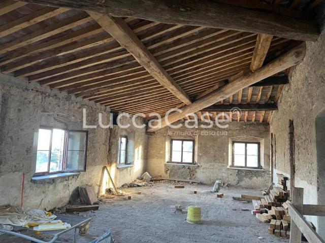 Villa Indipendente in vendita a San Quirico di Moriano, Bagni Di Lucca Ponte