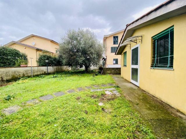 Villa Indipendente in vendita a Bagni Di Lucca Ponte, Toscana