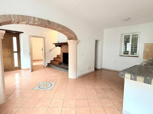 Villa Indipendente in vendita a Sant'Ilario di Brancoli, Bagni Di Lucca Ponte