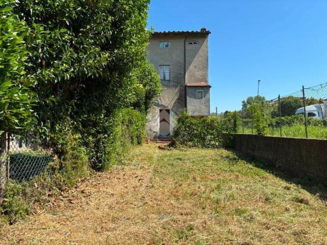 Villa Indipendente in vendita a Sant'Anna, Bagni Di Lucca Ponte