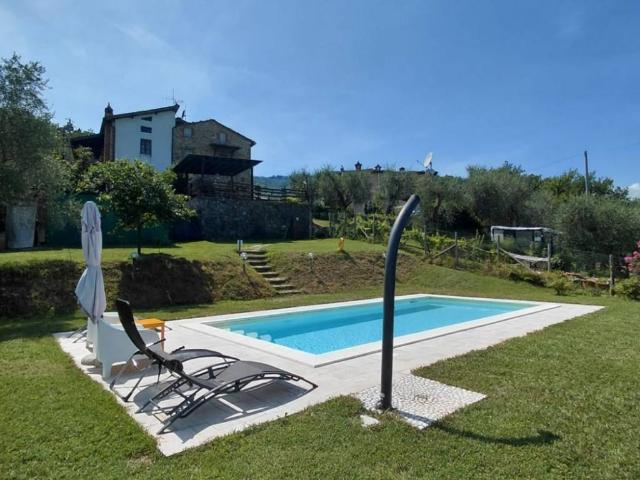 Villa Indipendente in vendita a Bagni Di Lucca Ponte, Toscana