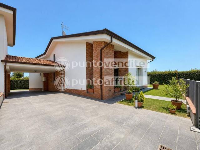 Villa Indipendente in vendita a San Cassiano a Vico, Lucca